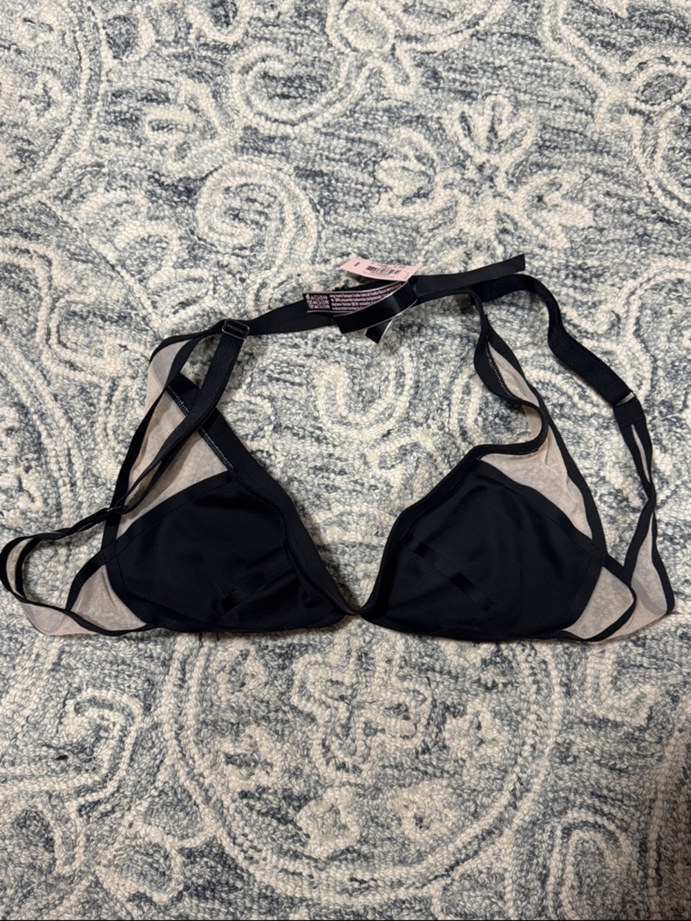 Victoria’s Secret - Black Mesh-Panel Wireless Bra - Picture 4 of 5